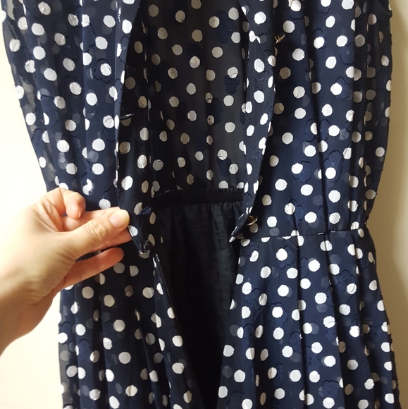 Polka dot dress with white lace collar - Picture 7 of 11